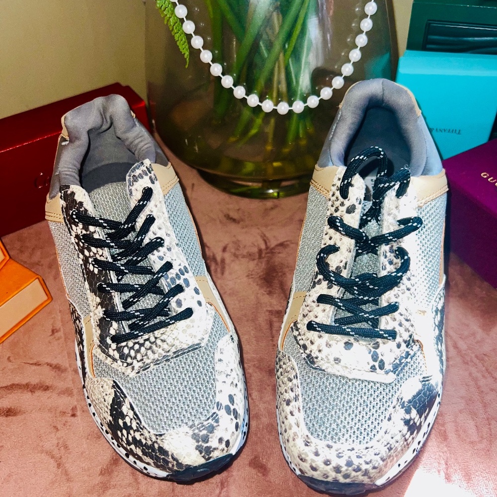 Steve Madden Tennis shoes